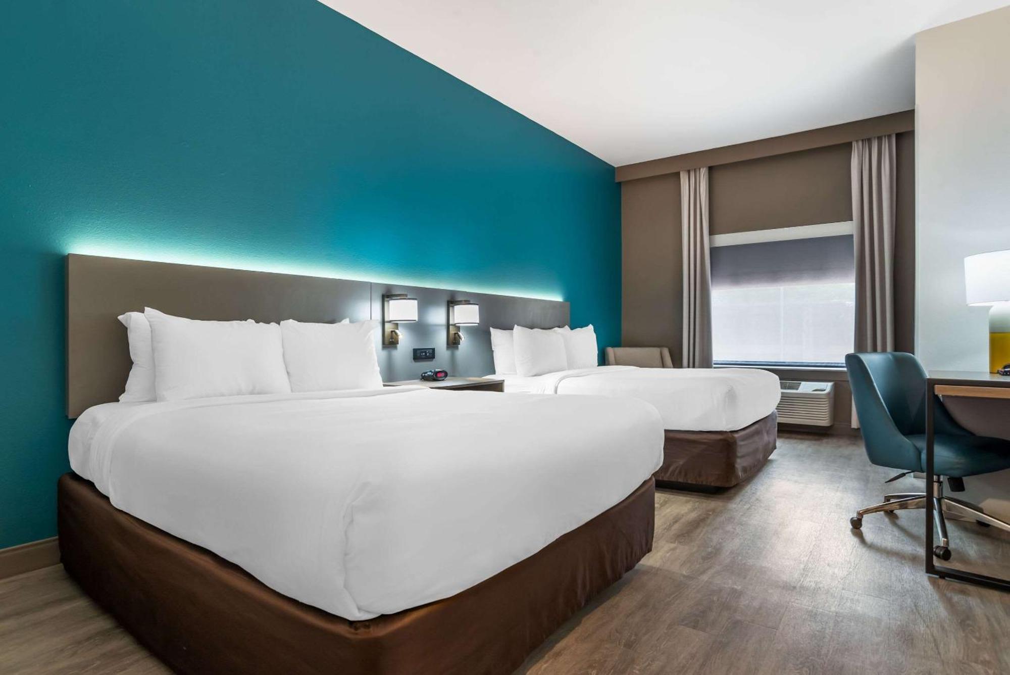 Comfort Inn & Suites Крествю Екстериор снимка