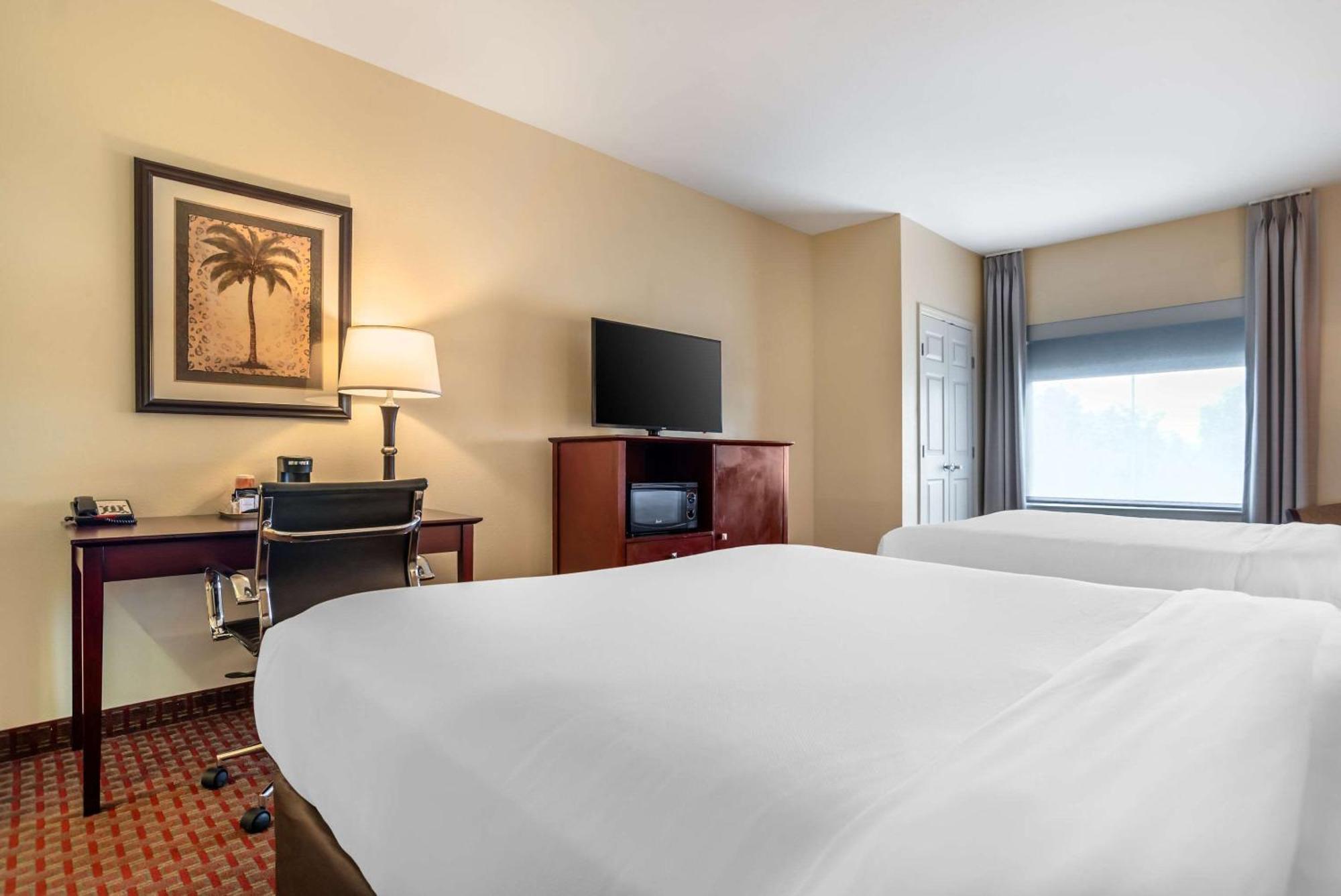 Comfort Inn & Suites Крествю Екстериор снимка